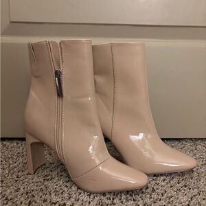 Qupid Glossy Nude Heeled Boots